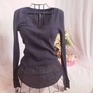 💜2/$20Old navy waffle print v neck.